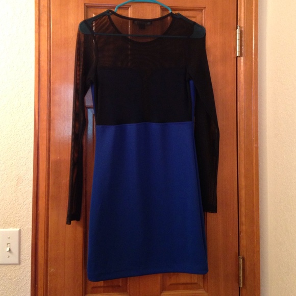 Blue dress with mesh - Picture 2 of 2