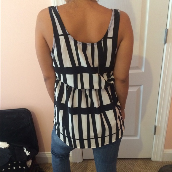 F21 Top - Picture 2 of 3