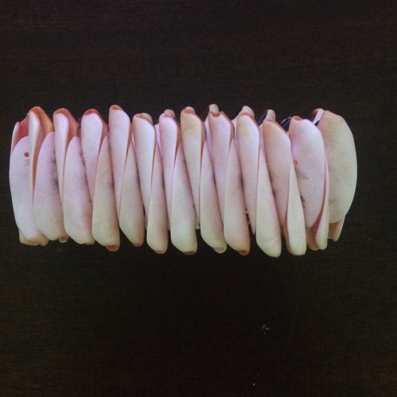 Shell bracelet - Picture 2 of 3