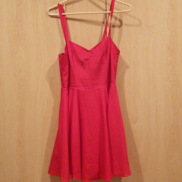 Red dress - Picture 1 of 2