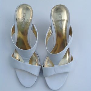 CONNIE like new white leather sandals slides shoes