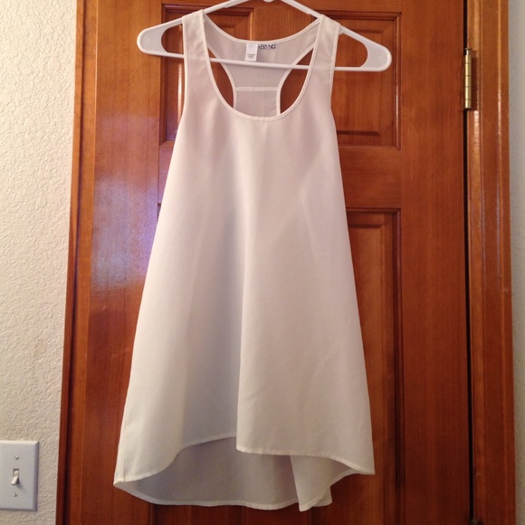 Off white flowy tank top - Picture 1 of 2