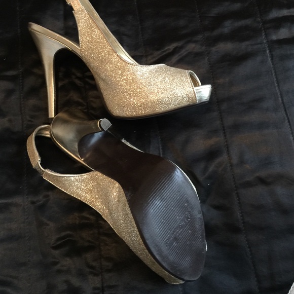 Heel - Picture 2 of 2