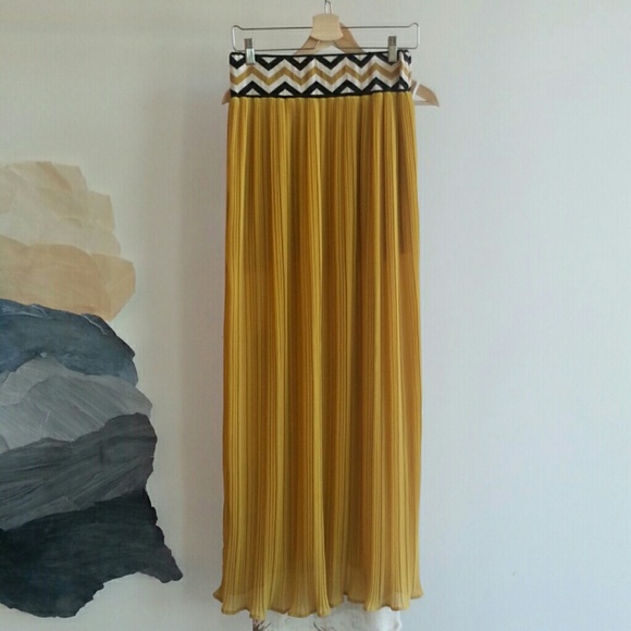 Mustard maxi skit