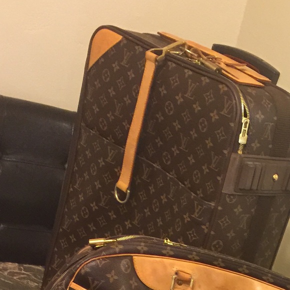 Authentic Louis Vuitton Luggage - Picture 4 of 8