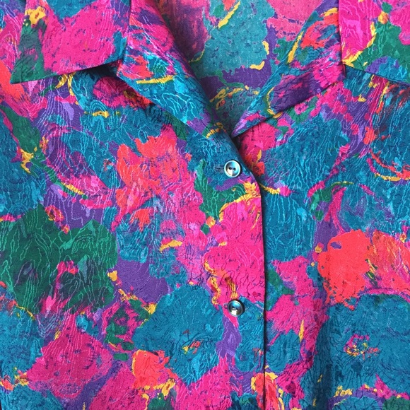 ❗️SOLD❗️Cute Vintage Shirt 😻 - Picture 2 of 3