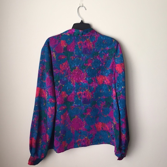 ❗️SOLD❗️Cute Vintage Shirt 😻 - Picture 3 of 3