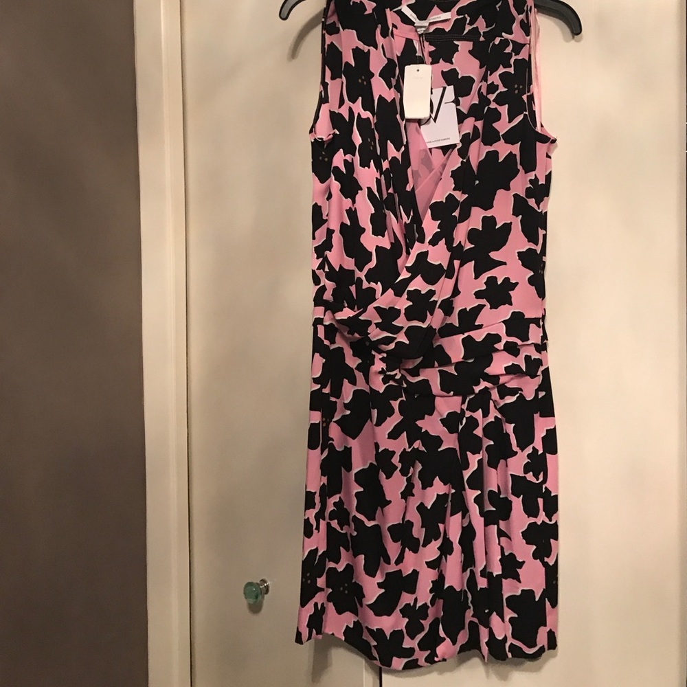 Diane Von Furstenberg Size 4 Doran Dress.