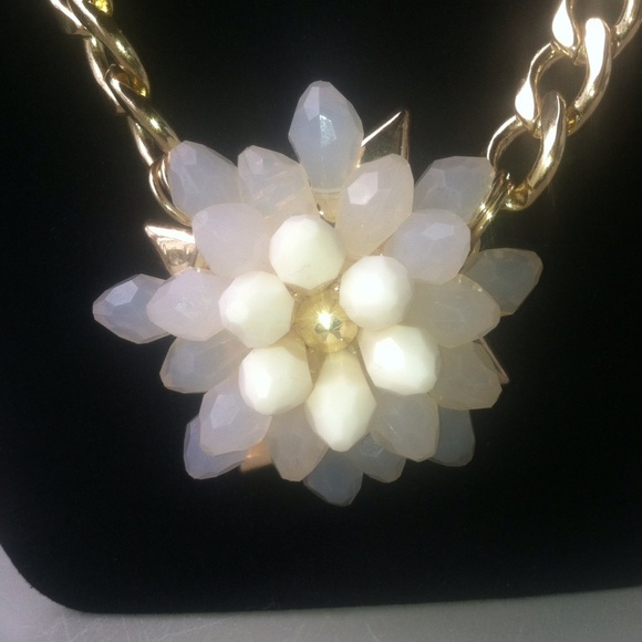 🎉Statement Piece (Host Pick) - Picture 2 of 2