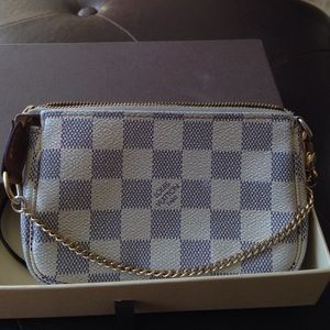 Price drop - Louis Vuitton damier azur clutch