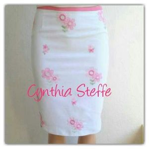 CYNTHIA STEFFE FLORAL EMBROIDERED SKIRT