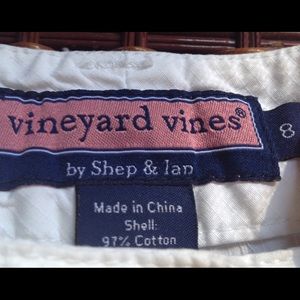 Vineyard vines white shorts. Size 8.