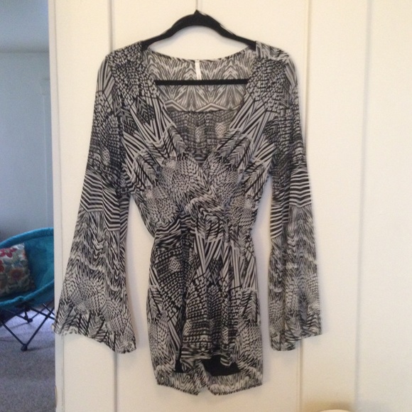 Black and White Patterned Romper - Picture 1 of 4