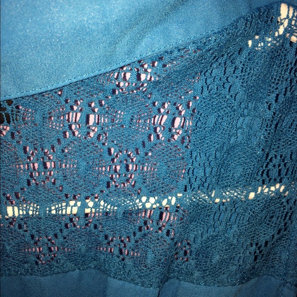 Blue collared tank - Picture 2 of 4