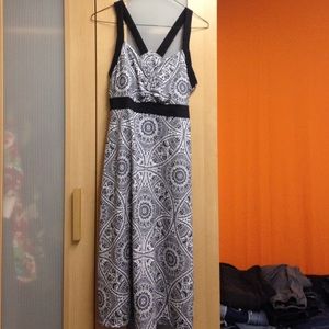 BNWT black and white printed dress