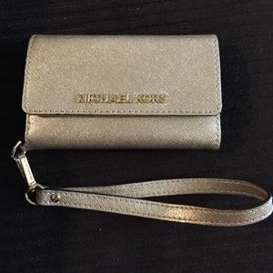 Michael Kors Metallic Leather Wristlet iPhone 5