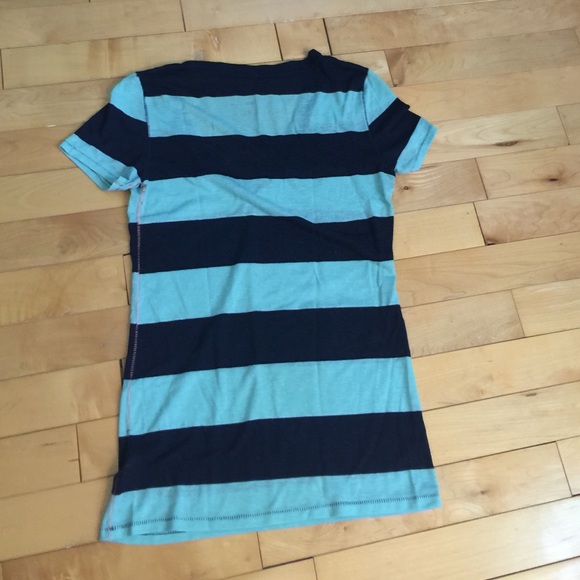 American Eagle green and blue striped v-neck - Picture 2 of 3
