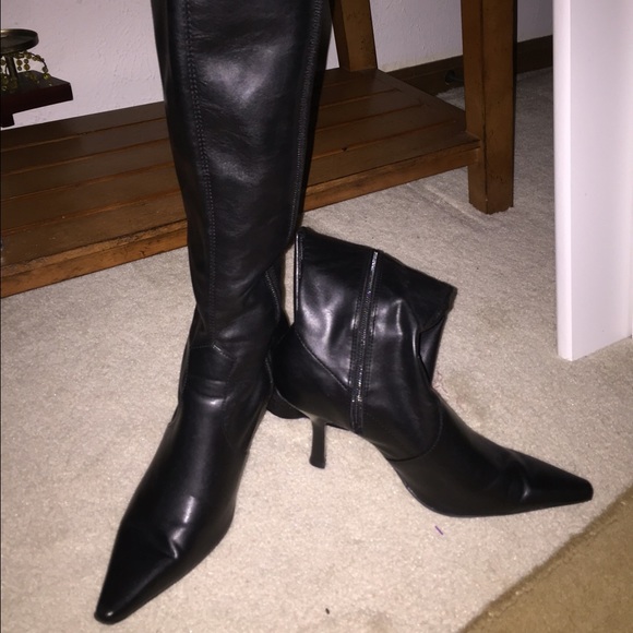 These are sexy high heeled boots, made by diva