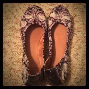 Lucky Brand black and white flats