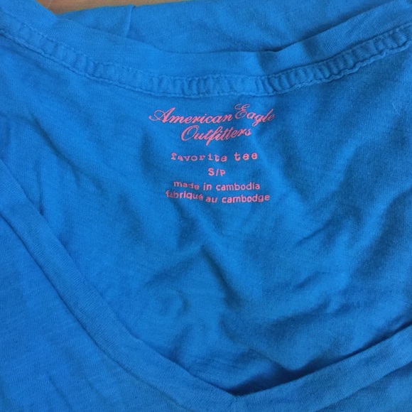 American Eagle blue v-neck - Picture 3 of 3