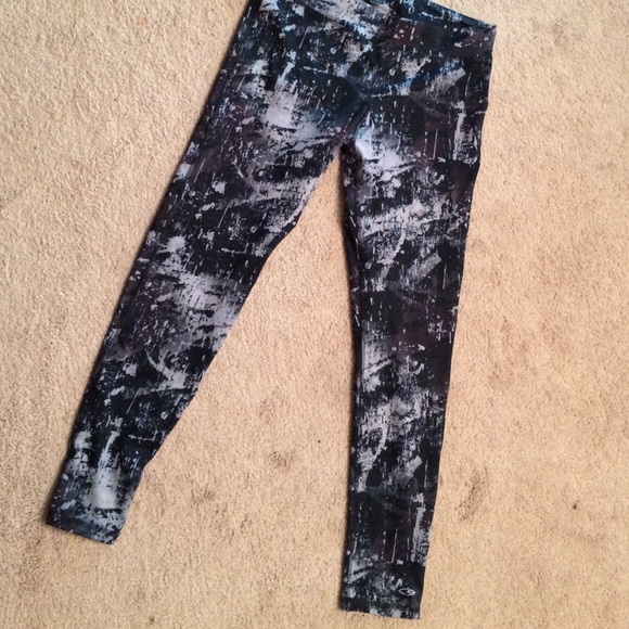 Workout tights/ grey tank