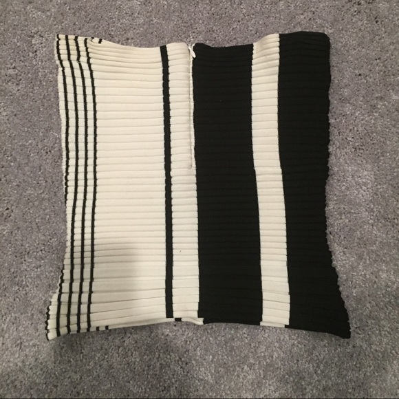 Cache Tube top
