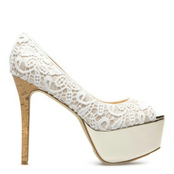 Gorgeous Size 7.5 Ivory Laced Platform Peeptoes