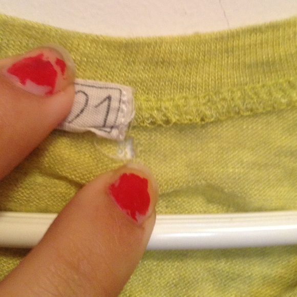 Tribal print Tee - Picture 2 of 2