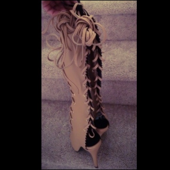 Sexy tie up boots with zippers... - Picture 2 of 4