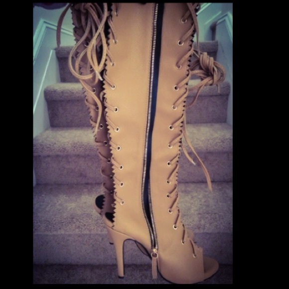 Sexy tie up boots with zippers... - Picture 3 of 4