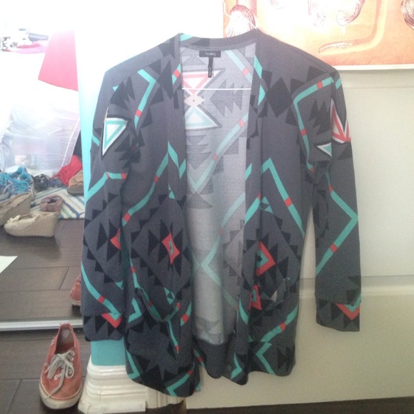 Patterned, light sweater