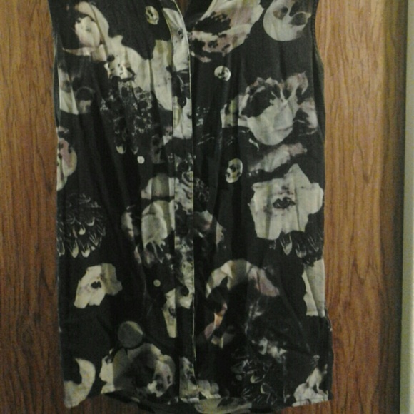 H&MButton down peep back blouse - Picture 2 of 3