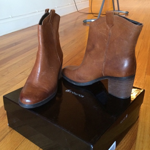 Boutique 9 Short Cowboy Boots