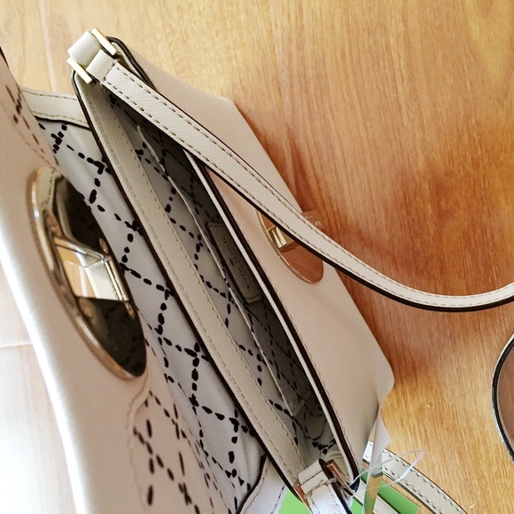 Host Pick! Kate Spade Newbury Lane Crossbody Purse - Picture 3 of 4