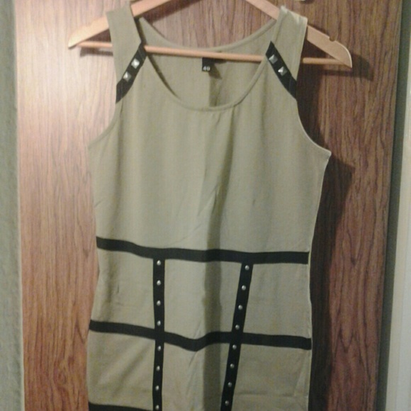 Nwot Army green dress w/blk design - Picture 1 of 3