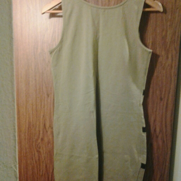 Nwot Army green dress w/blk design - Picture 3 of 3
