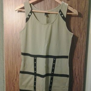 Nwot Army green dress w/blk design