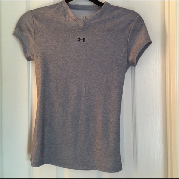 Women's Under Armour fitted Vneck top