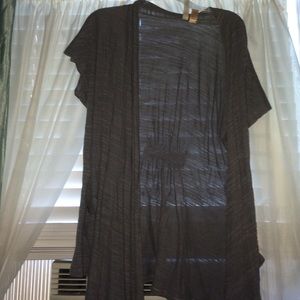 Grey Yeshadow short sleeve cardigan size Large