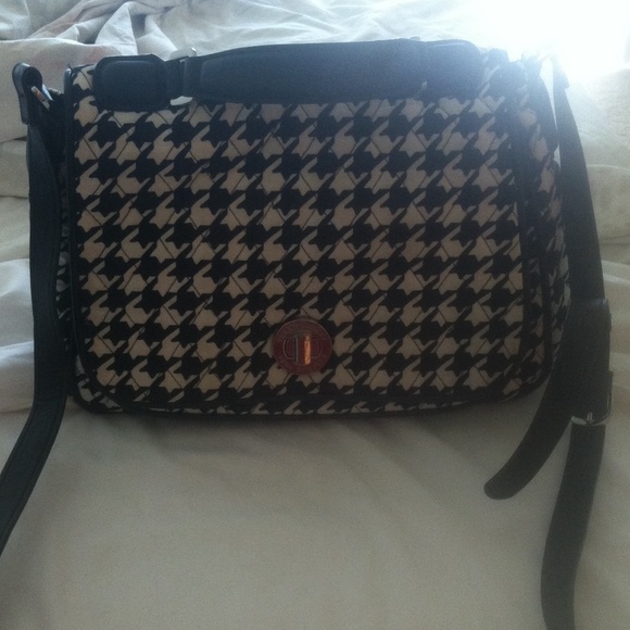 Vera Bradley Houndstooth cross body