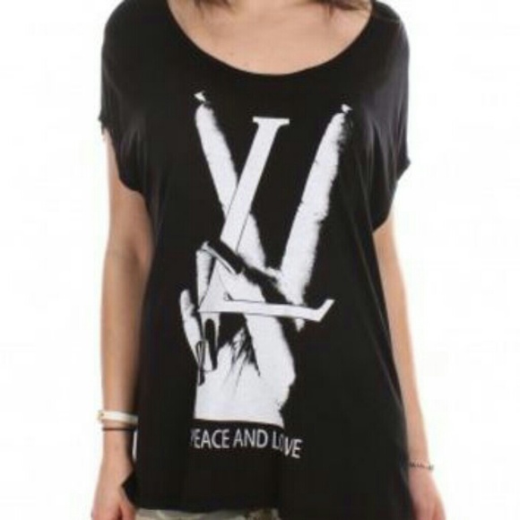 Lauren Moshi peace and love