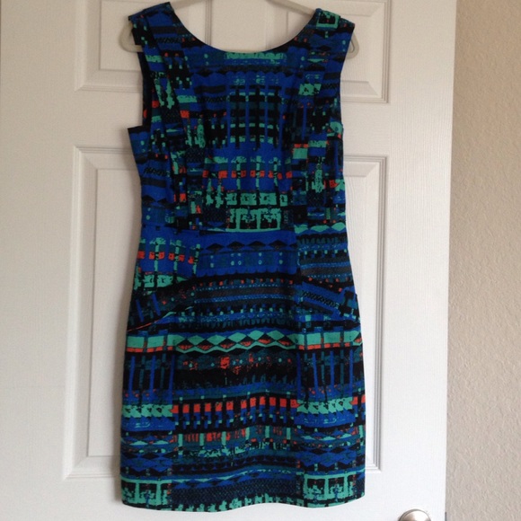 Plenty by Tracy Reese V-back shift dress.