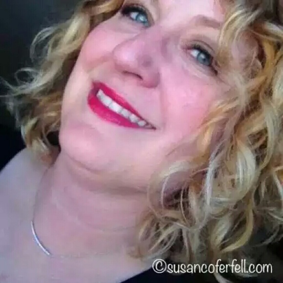 **SALE** Sparkly Rhinestone Bar Necklace - Picture 3 of 3