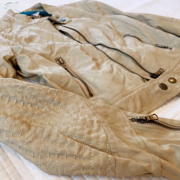 Beige faux leather cropped motorcycle jacket