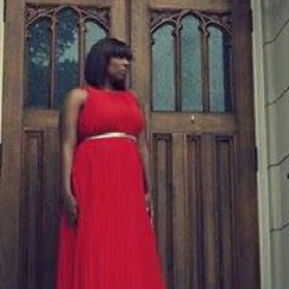 Meet Your Seller TINA!! 😍 - Picture 5 of 7