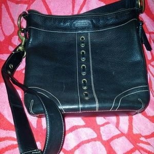 🔴 Last price drop!  Vintage black Coach bag.