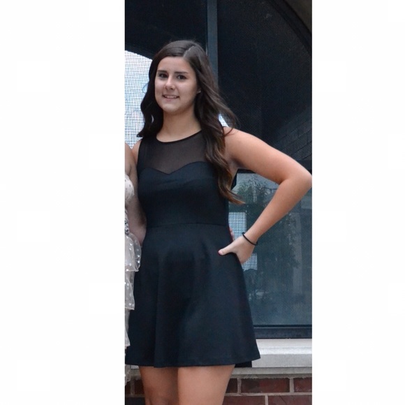 Black dress - Picture 1 of 4