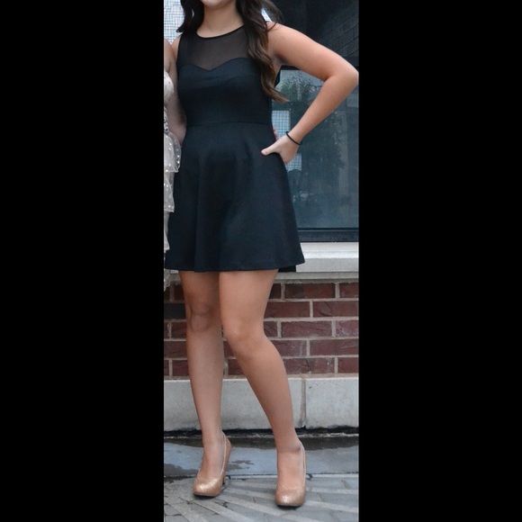 Black dress - Picture 2 of 4