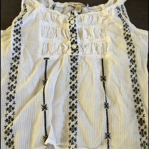 Free people top size medium. Can fit small