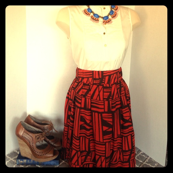 Forever 21 Dresses & Skirts - Tribal-esque Printed skirt with pockets!